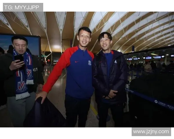 谢鹏飞精彩抽射助力武汉三镇赢得关键比赛展现出色个人能力与团队协作